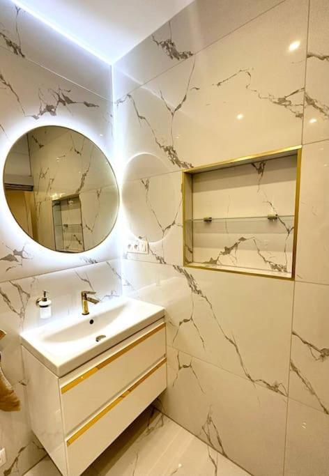 Luxury Apartment In Bratislava Luaran gambar